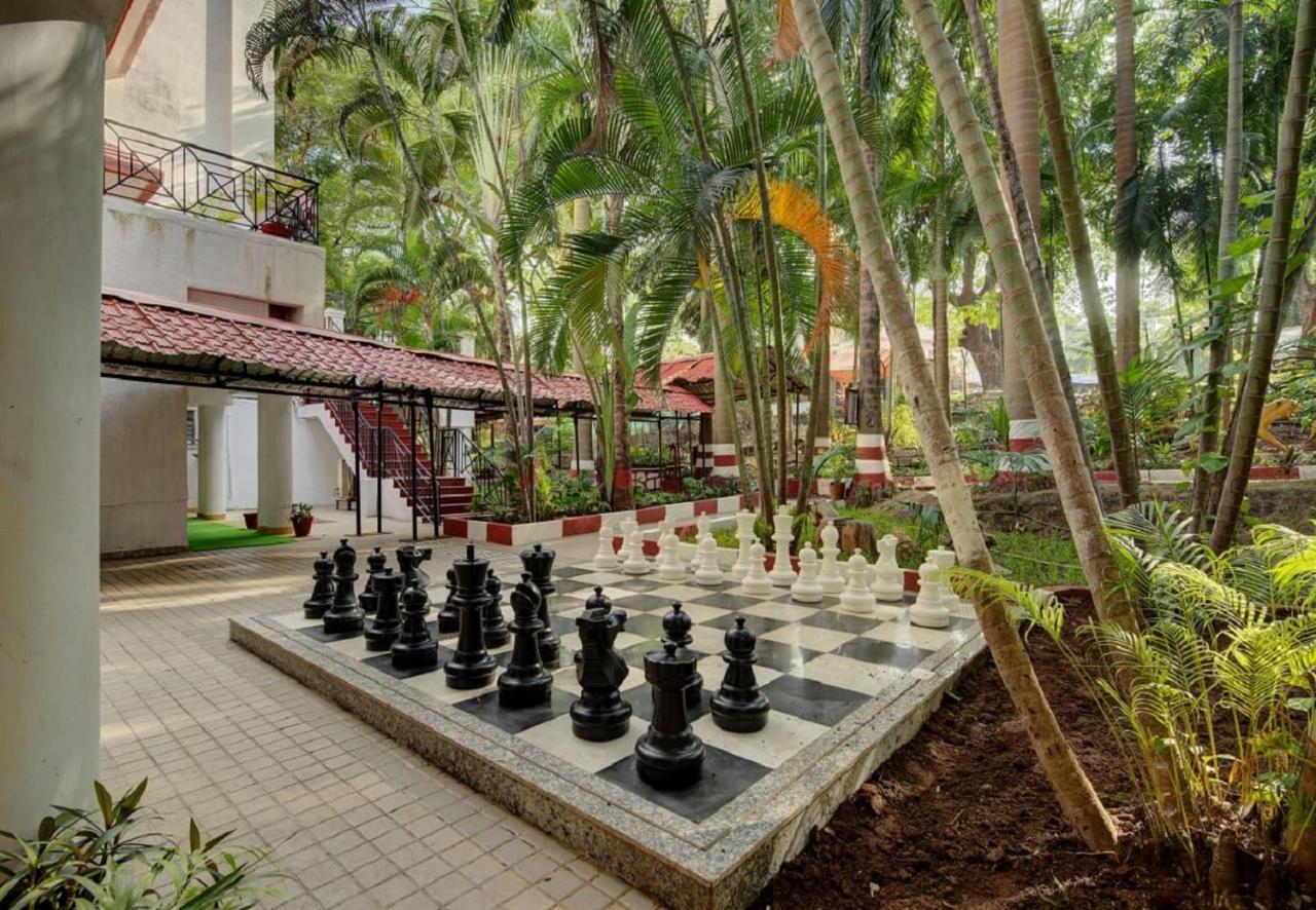 Khanvel Resort Silvassa Bagian luar foto