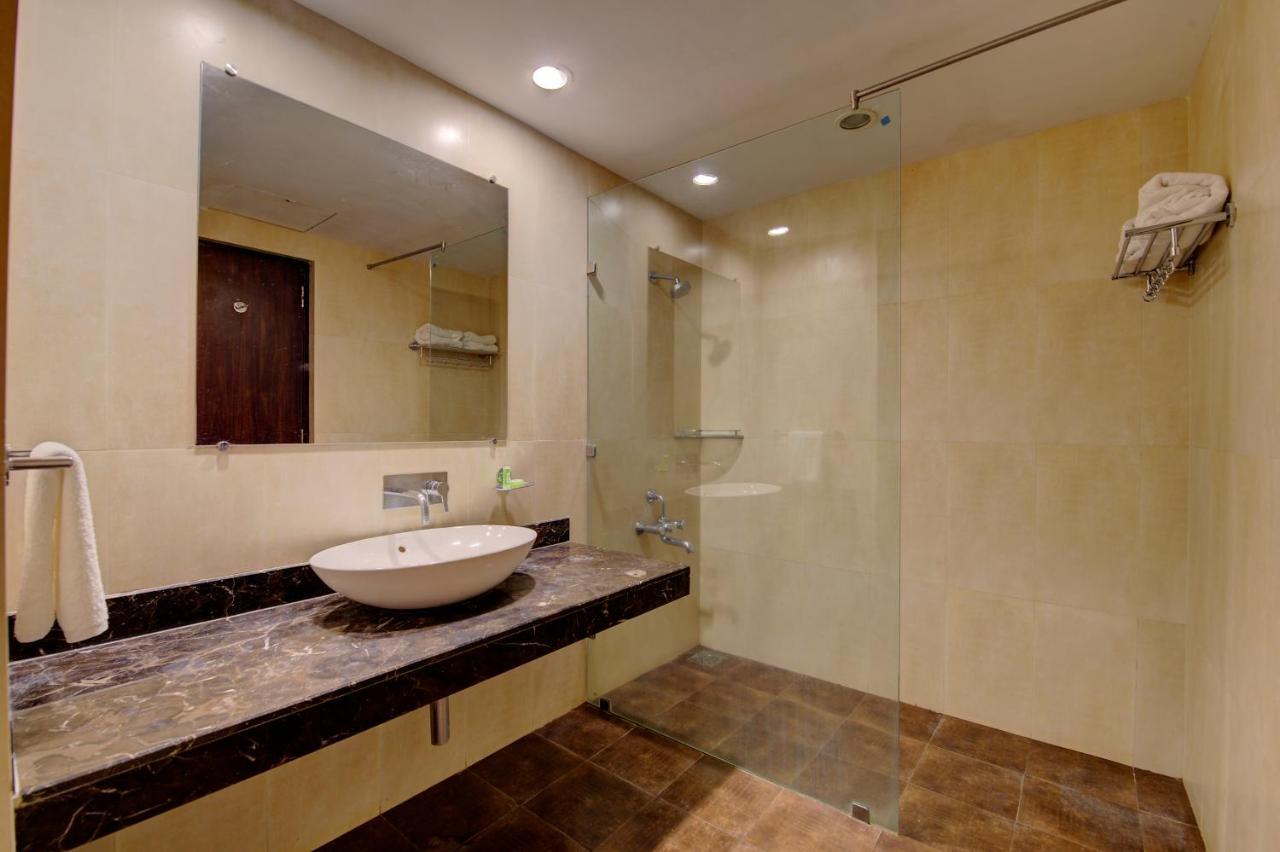 Khanvel Resort Silvassa Bagian luar foto