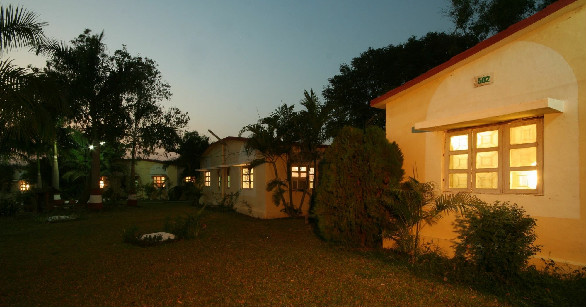 Khanvel Resort Silvassa Bagian luar foto