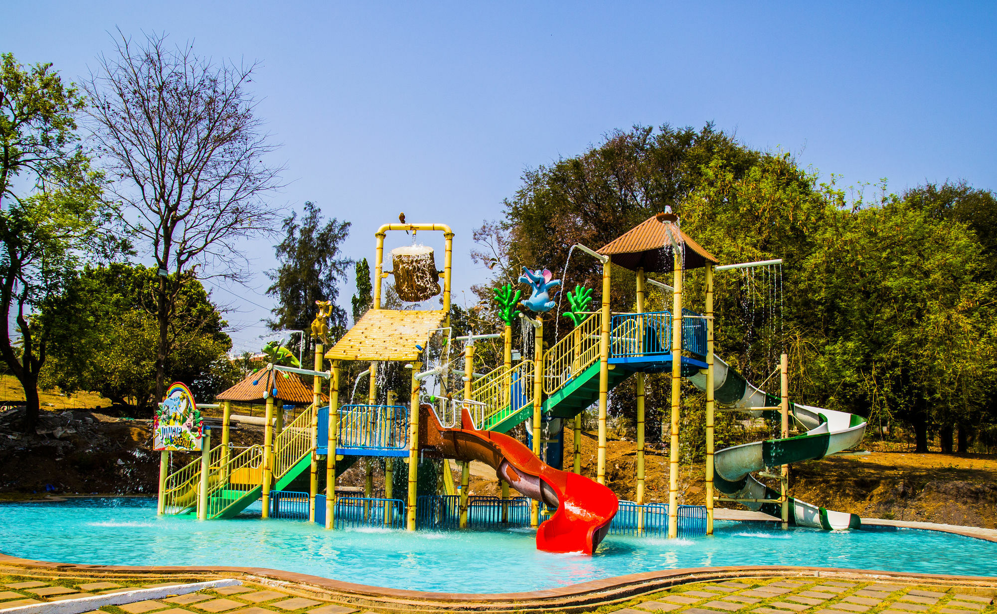 Khanvel Resort Silvassa Bagian luar foto