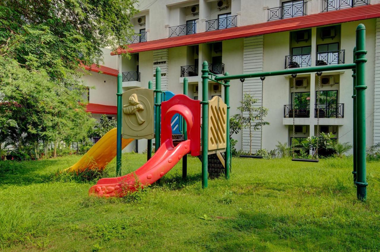 Khanvel Resort Silvassa Bagian luar foto