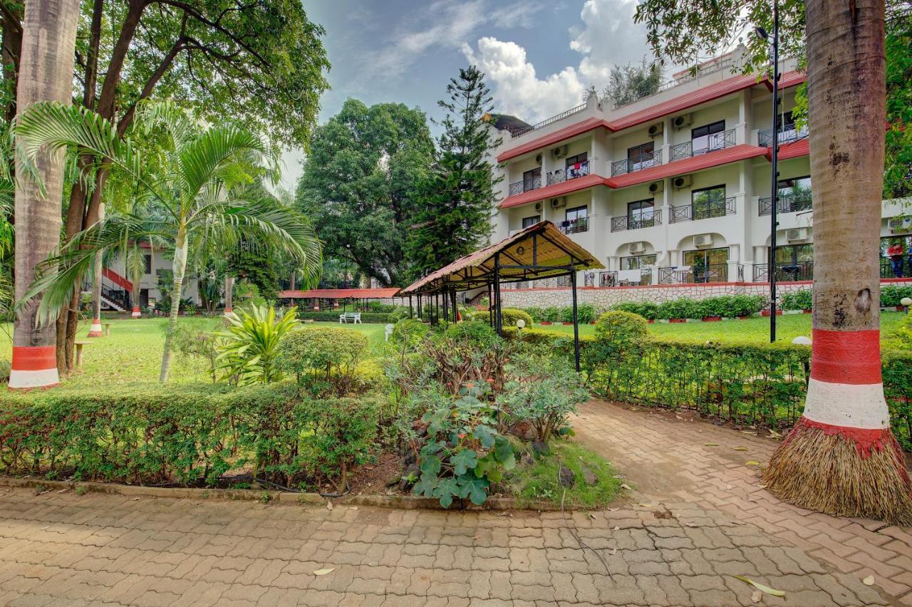 Khanvel Resort Silvassa Bagian luar foto