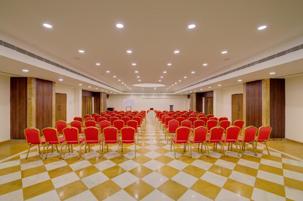 Khanvel Resort Silvassa Bagian luar foto